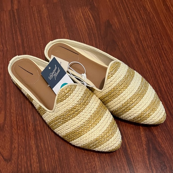 Universal Threads Mules size 8 - Picture 2 of 4
